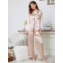 Elegante y cómoda ropa de dormir de satén de seda.