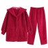 Un pijama de dos caras de felpa, de manga larga, con capucha roja y acolchado de franela para damas, para el invierno.
