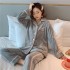 Chaqueta de manga larga gruesa y simple, pijama de franela para damas, listo para el invierno.