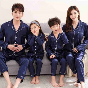 La familia de pijamas de madre e hija de la primavera se equipó con un traje de simulación de seda de hielo