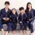 La familia de pijamas de madre e hija de la primavera se equipó con un traje de simulación de seda de hielo